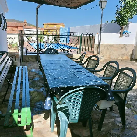 Casa Detres Дом отдыха Cogollos de Guadix